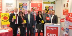 SPD aus Stadt und Landkreis mit MdL Bernhard Roos (links)