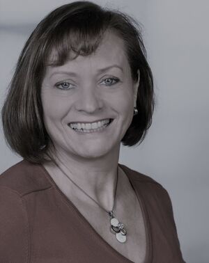 + Theresa Bergwinkl +