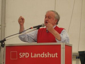 Ludwig Stiegler wie man ihn kennt: Kraftvoll und mit Überzeugungskraft tritt er für seine Überzeugungen ein