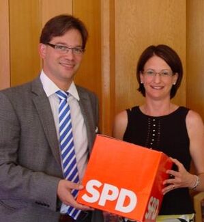 Landesvorsitzender Florian Pronold und die stv. Kreisvorsitzende Kerstin Schanzer