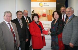 Die SPD-Kreistagsfraktion überreicht eine Spende für das Hospiz in Vilsbiburg